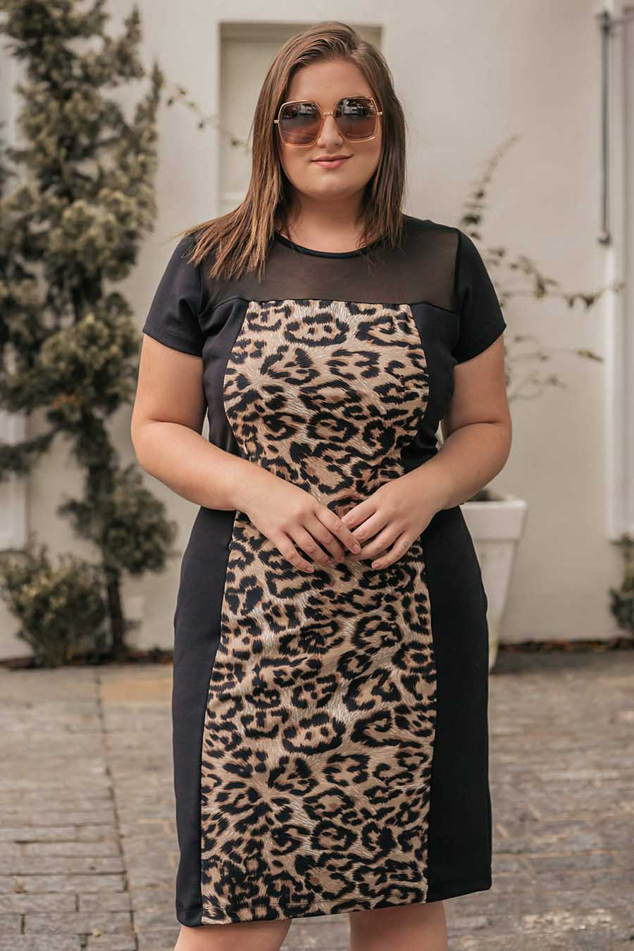 Vestido Midi Plus Size Manga Curta Detalhe Animal Print