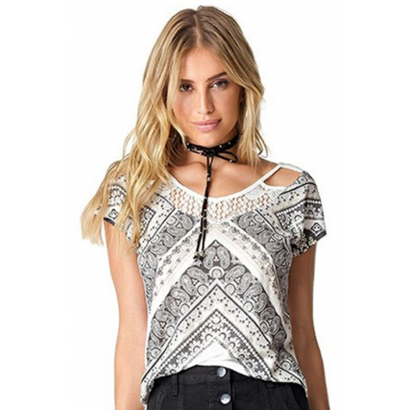 Blusa Viscose Estampa Gola Detalhes Vazado